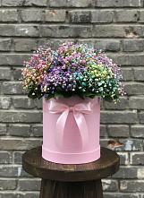 Цветочная композиция из Гипсофила и Розы в шляпной коробке в Ольгинской