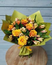 Букет цветов из:  Альстромерии и Розы #REPLACE_PRED# Ольгинской