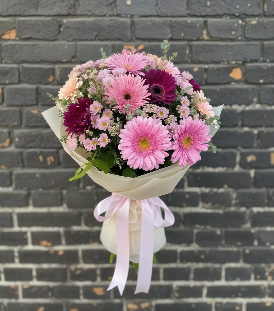 Букет цветов из: Герберы и Хризантемы в Ольгинской
