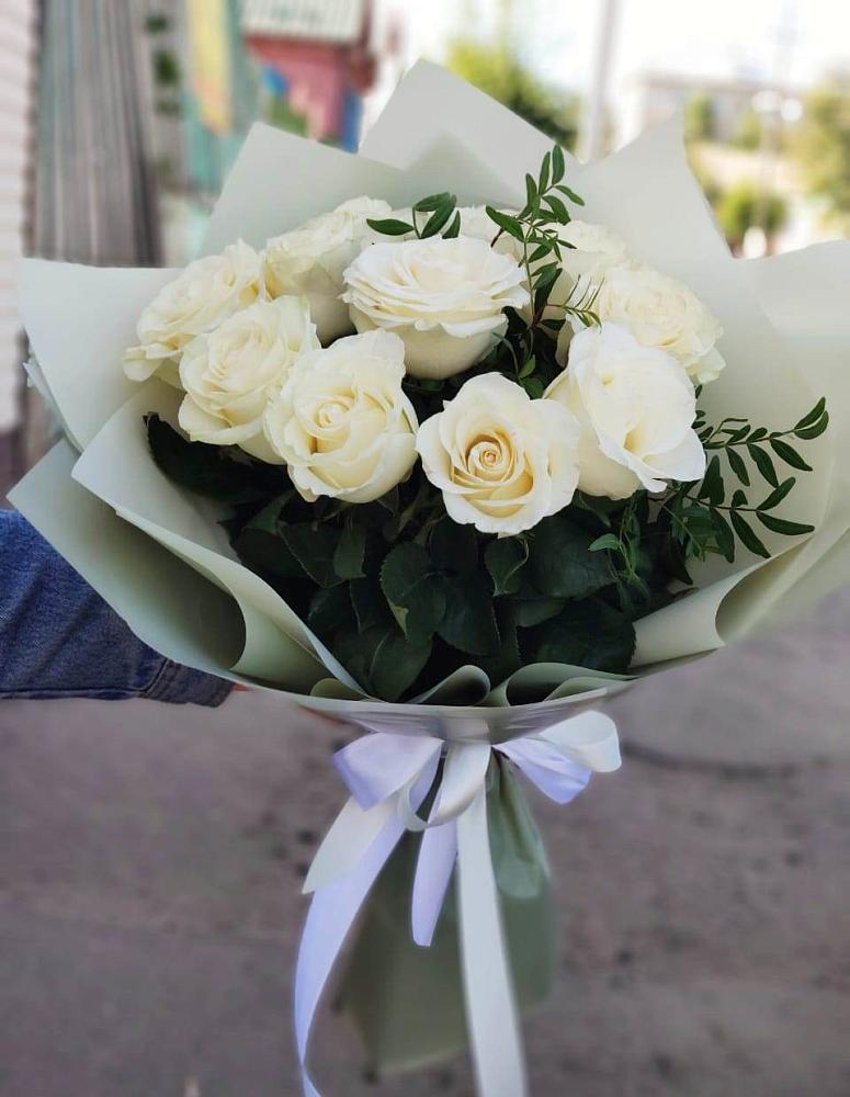 Букет Белые розы Проуд в Ольгинской