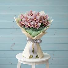 Букет цветов из:  Орхидеи и Розы в Ольгинской