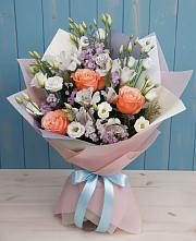 Букет цветов из:  Лизиантусы, Розы, Альстромерии и Гипсофила в Ольгинской