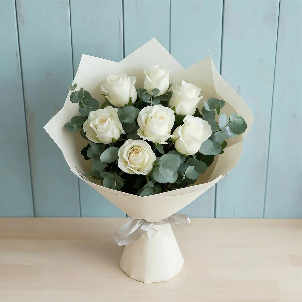Букет Белые розы в Эвкалипте в Ольгинской