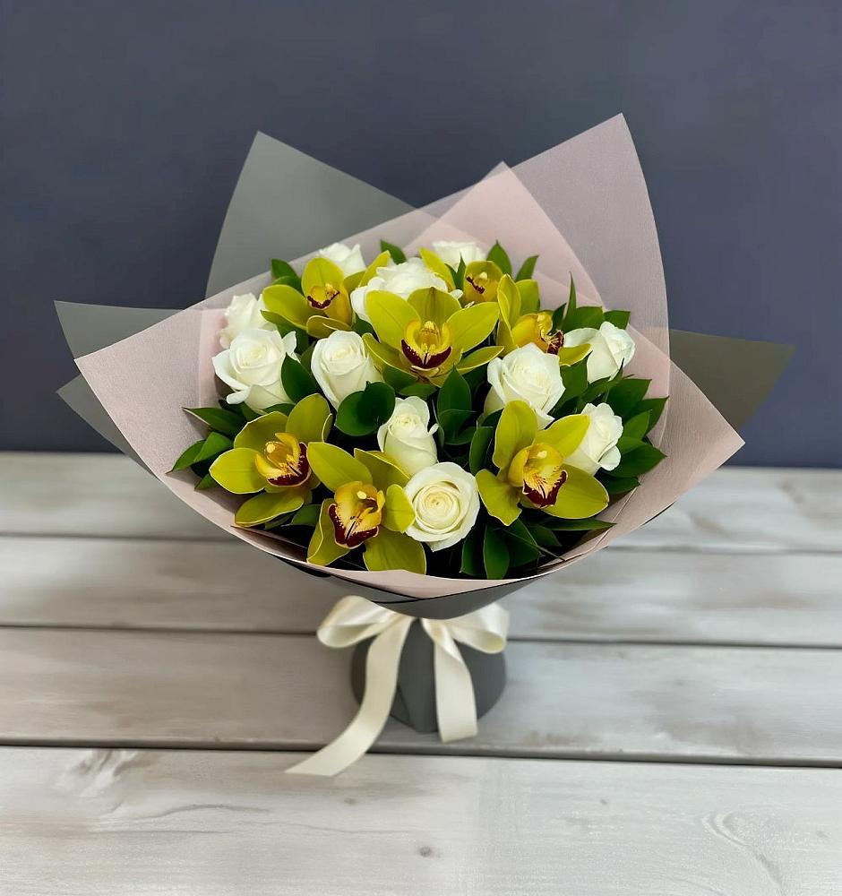 Букет цветов из: Орхидеи и Розы в Ольгинской