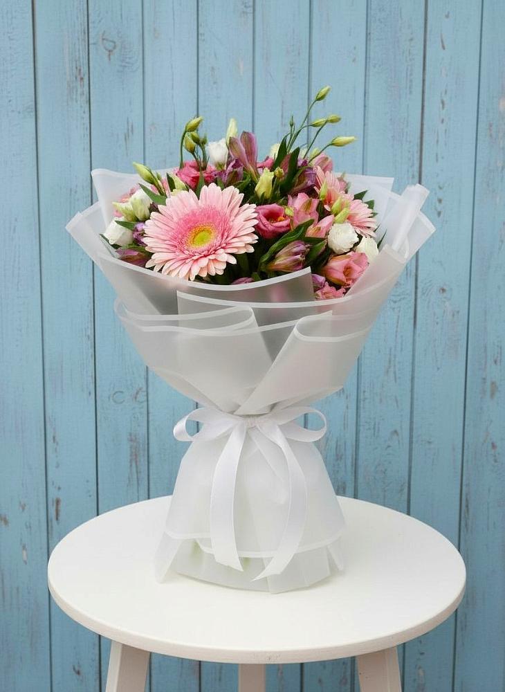 Букет цветов из: Герберы, Альстромерии и Лизиантусы в Ольгинской