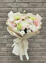 Букет цветов из:  Гвоздики, Розы, Лизиантусы и Хризантемы в Ольгинской