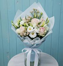 Букет цветов из:  Розы и Лизиантусы в Ольгинской